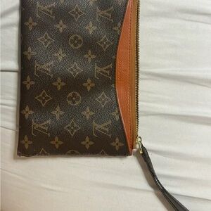 Louis Vuitton Wallet Monogram Pochette Wristlet